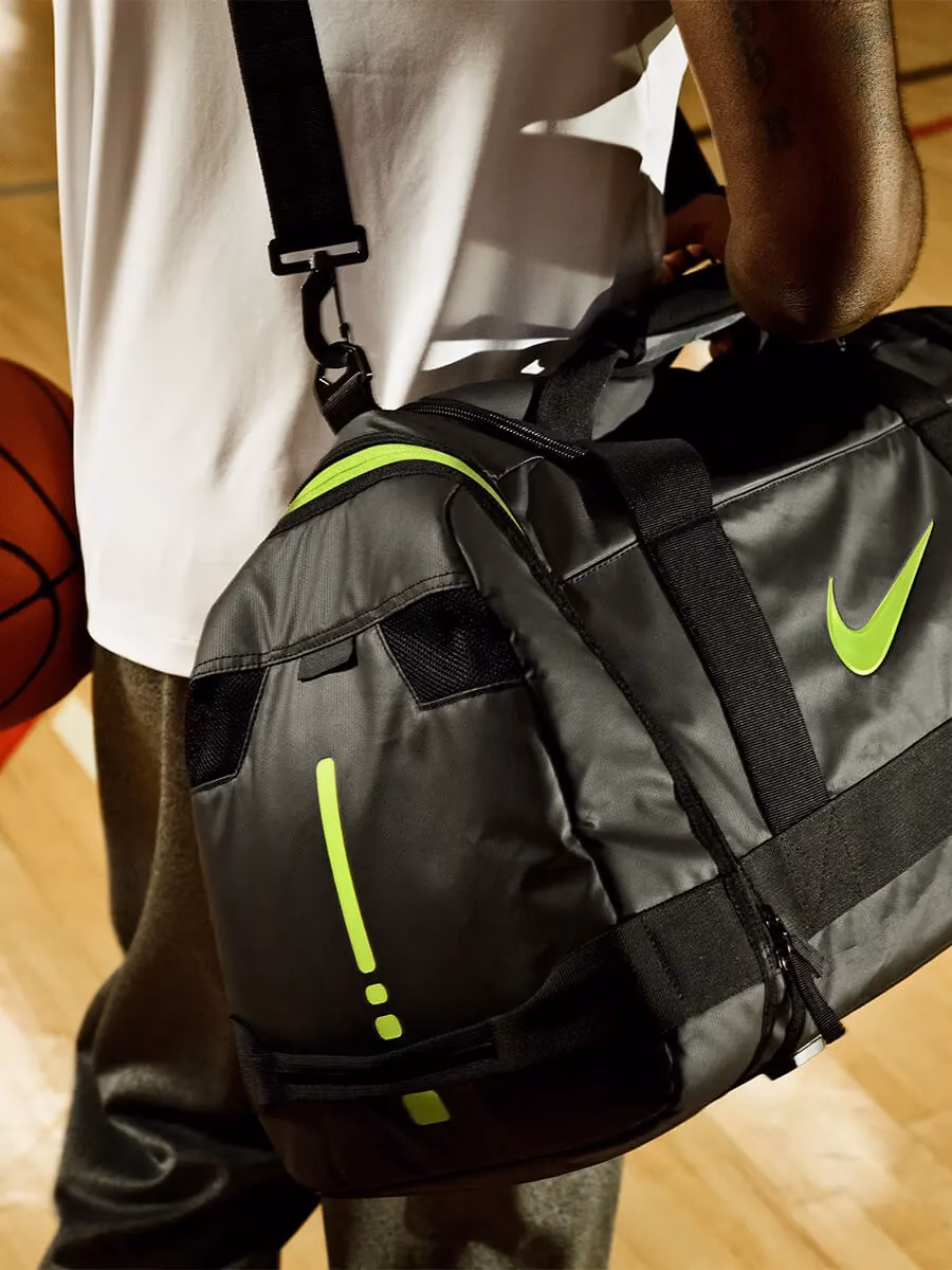 ¿Qué ponen los jugadores de baloncesto en sus bolsas?