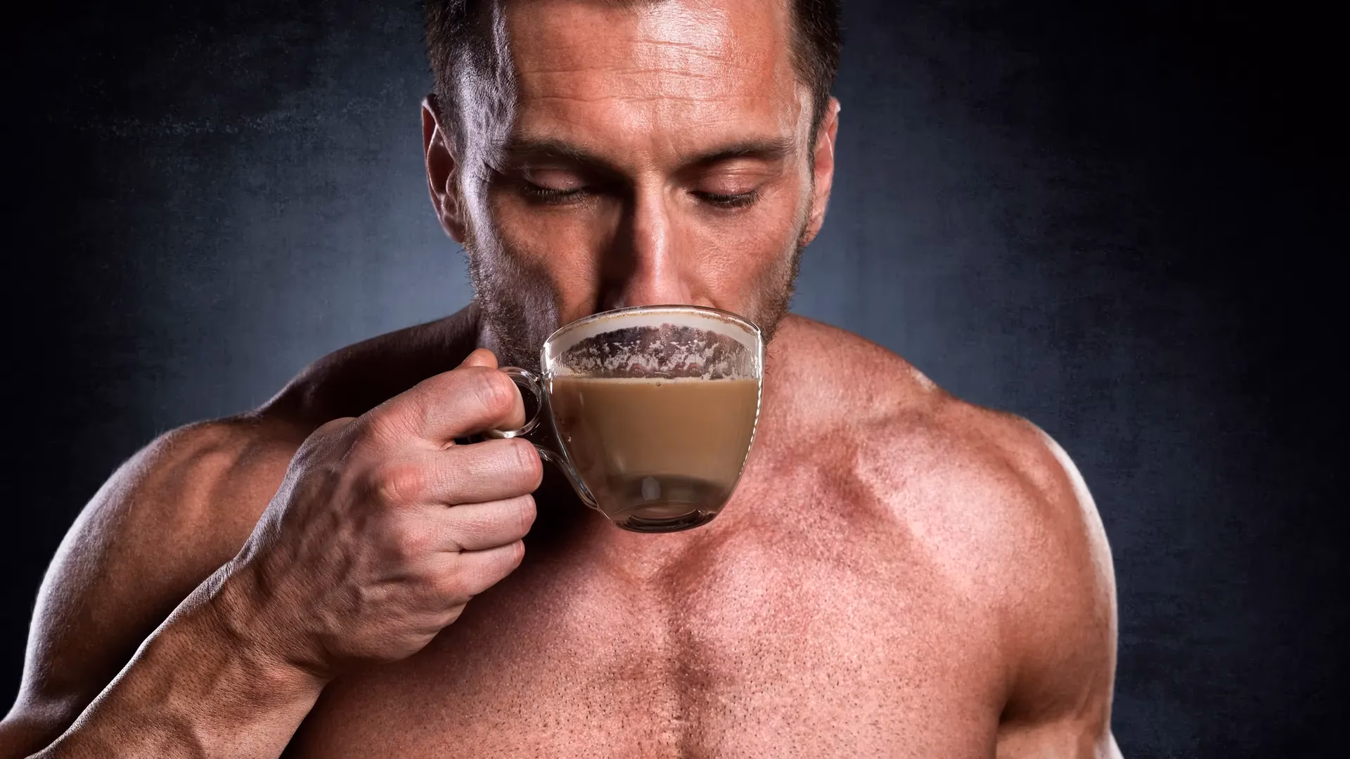 ¿El café negro afecta el crecimiento muscular?