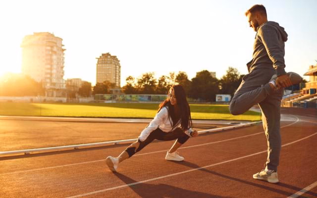 ¿Cuáles son 10 ejercicios para entrar en calor?
