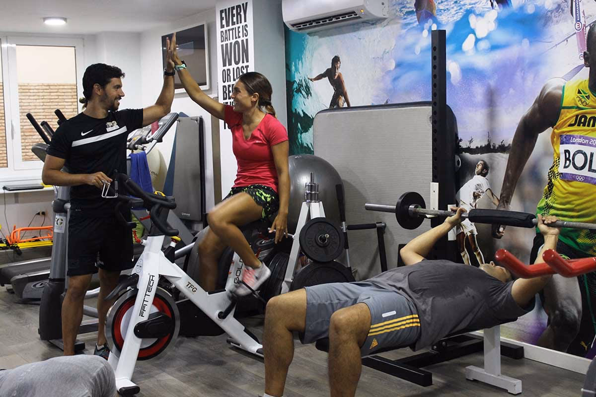 ¿Quién certifica los centros de entrenamiento?