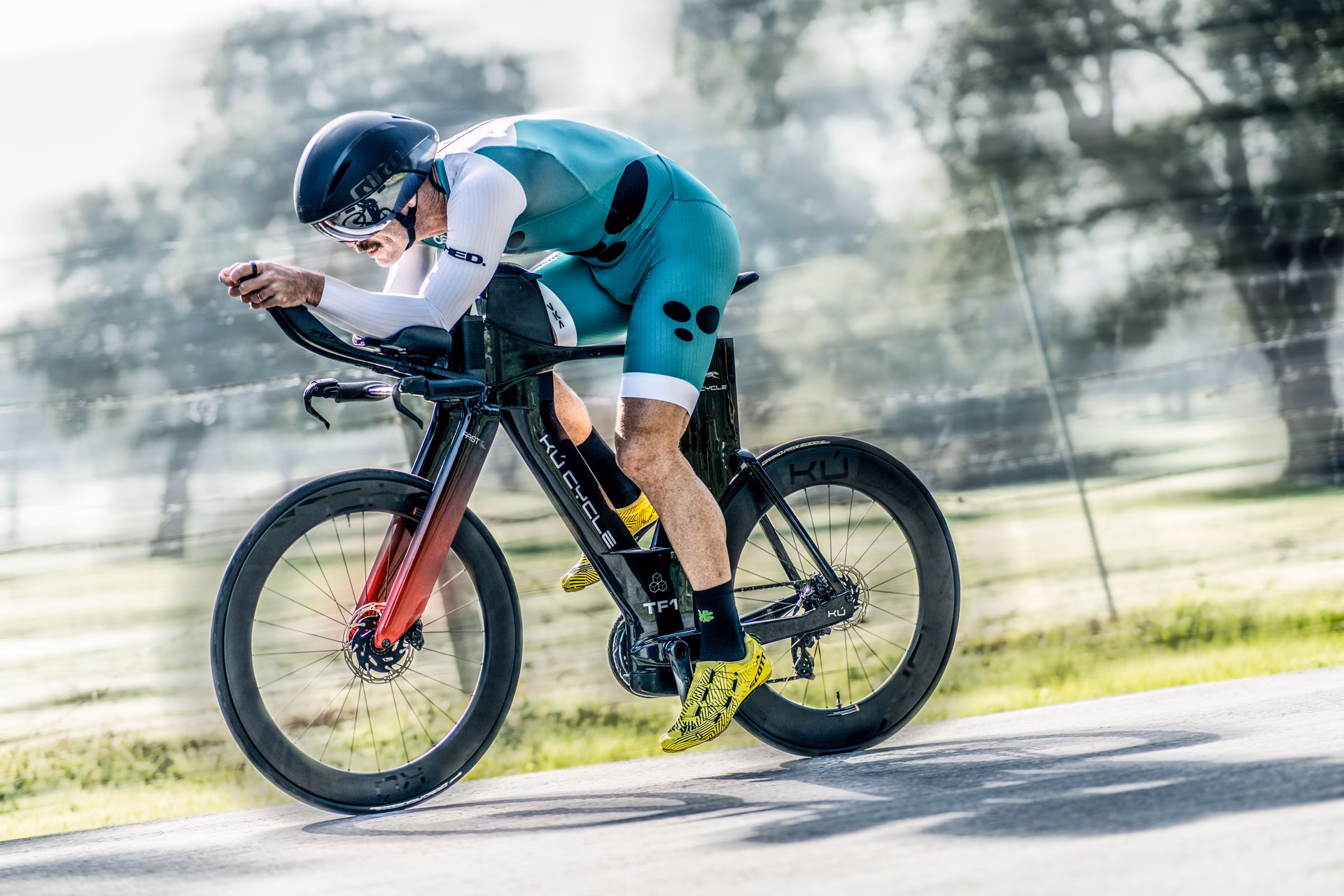¿Cuántos kilómetros es un fondo en ciclismo?