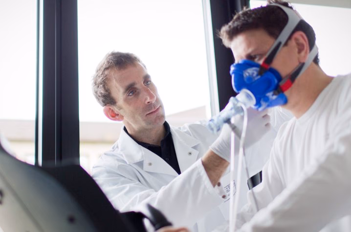 ¿Quién es un científico del deporte?