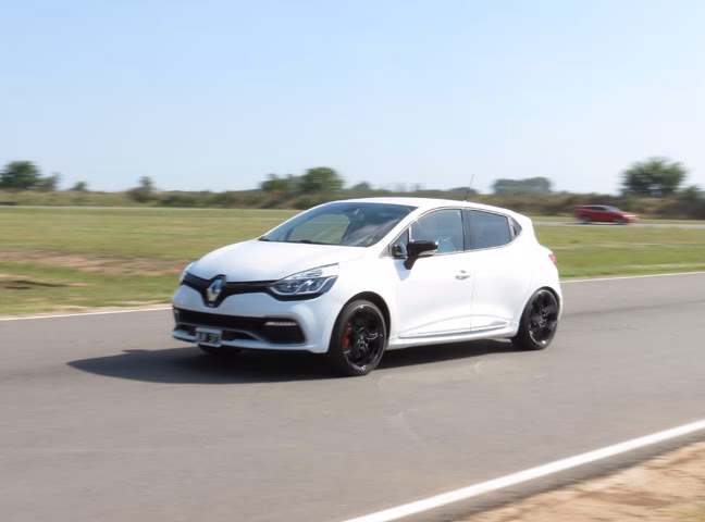 ¿Qué llantas le puedo poner al Clio?