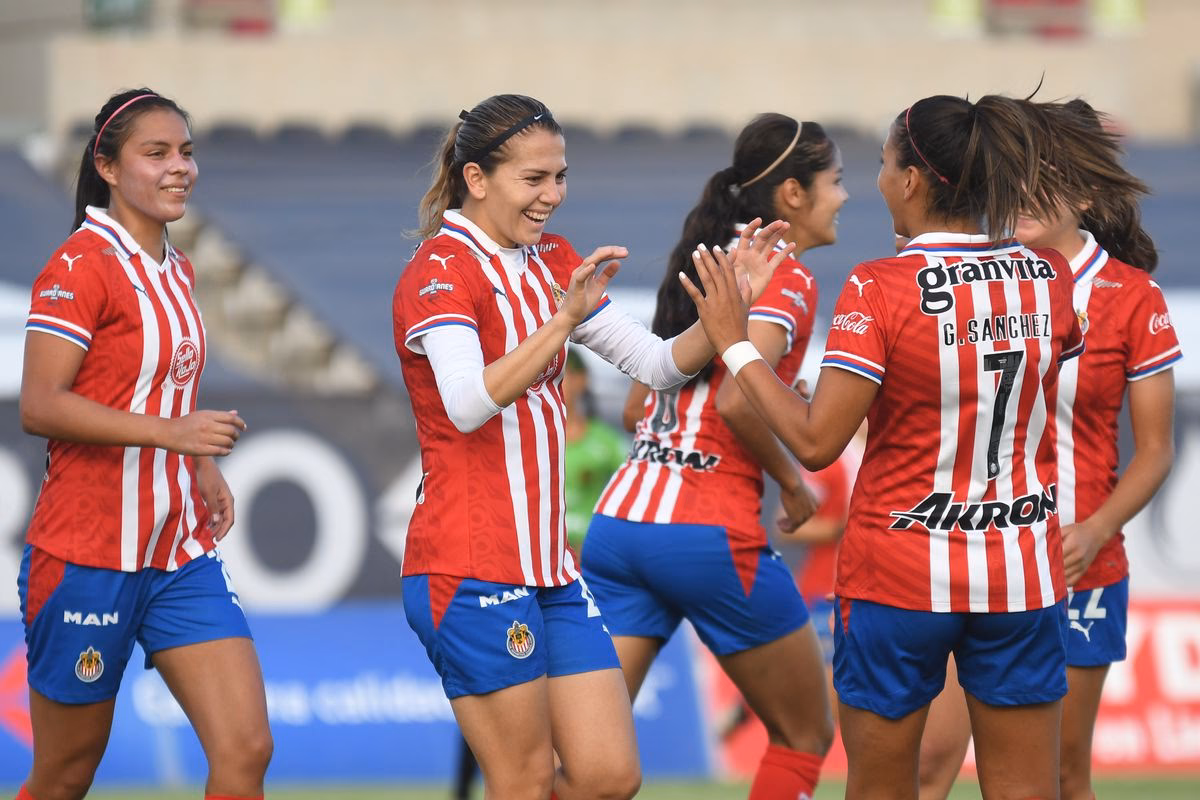 ¿Cuánto cuesta un boleto para Chivas femenil?
