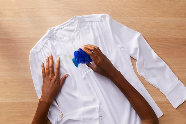 ¿Cómo quitar manchas de la ropa deportiva?