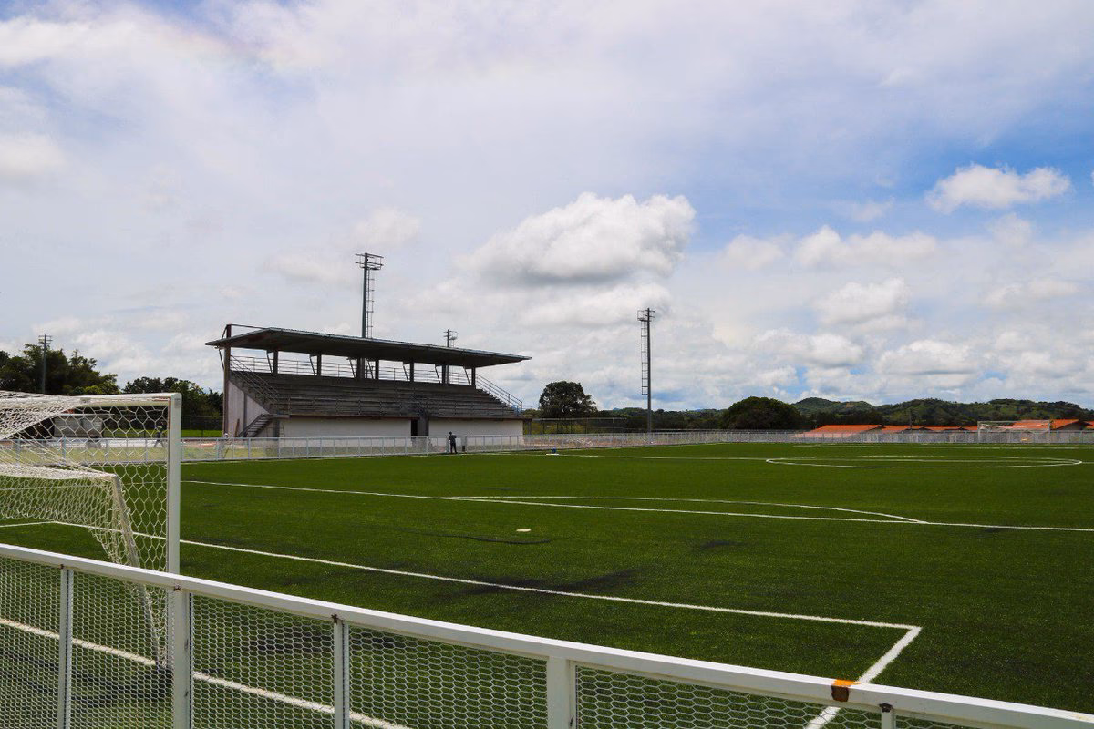 ¿Cuánto cuesta hacer un complejo deportivo?