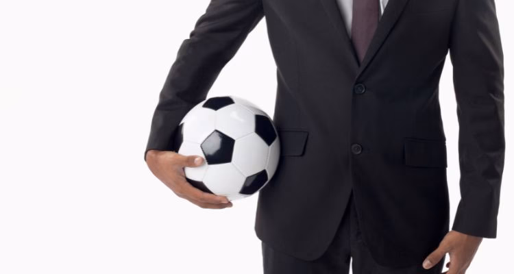 ¿Cuántos años dura el curso de DT de fútbol?