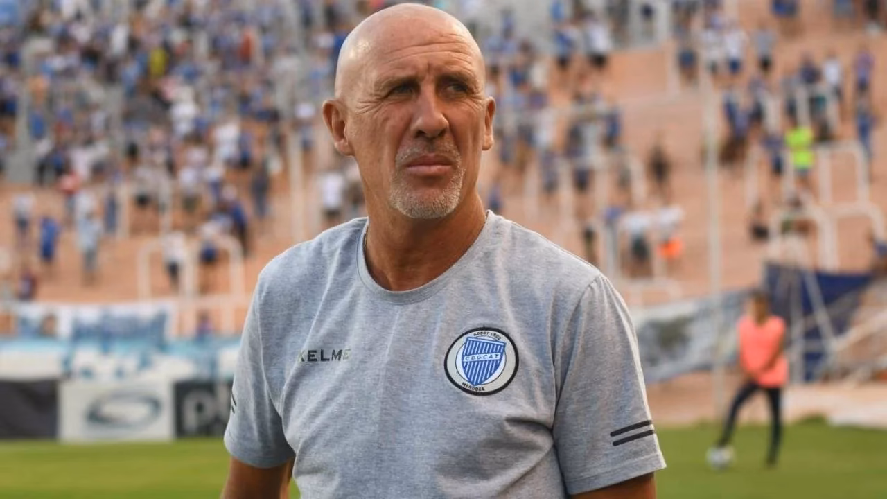 ¿Dónde jugó el gato Oldra?