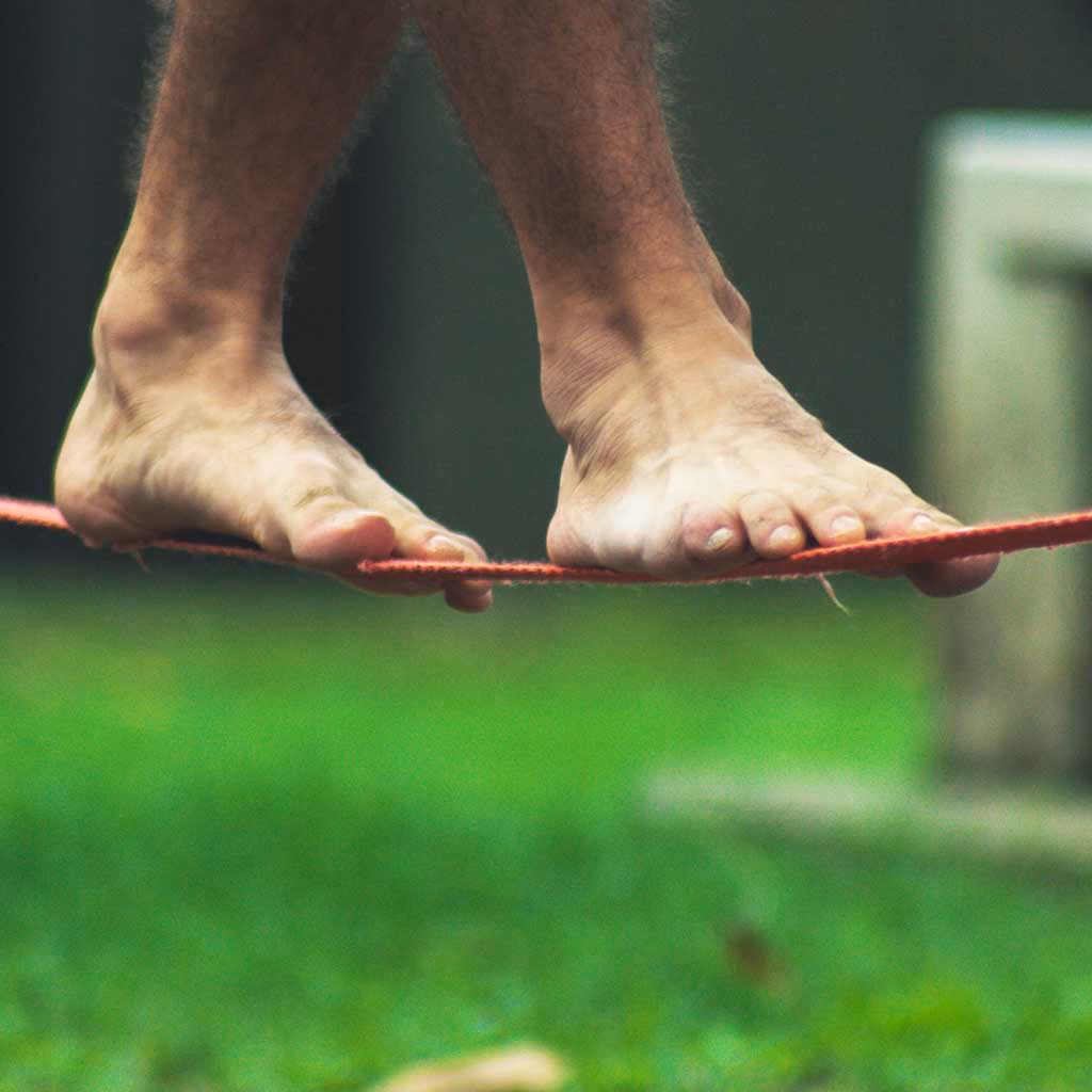 ¿Cómo se llama el deporte de andar sobre una cuerda?