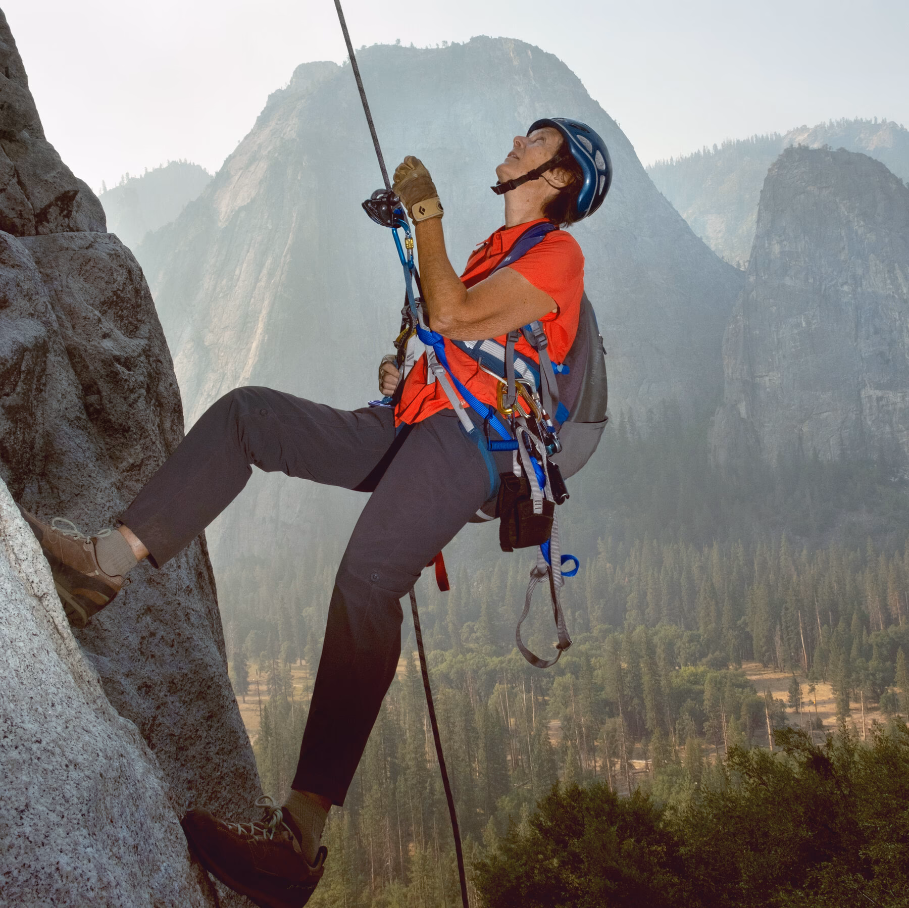 ¿Cómo se llama la práctica de subir montañas?
