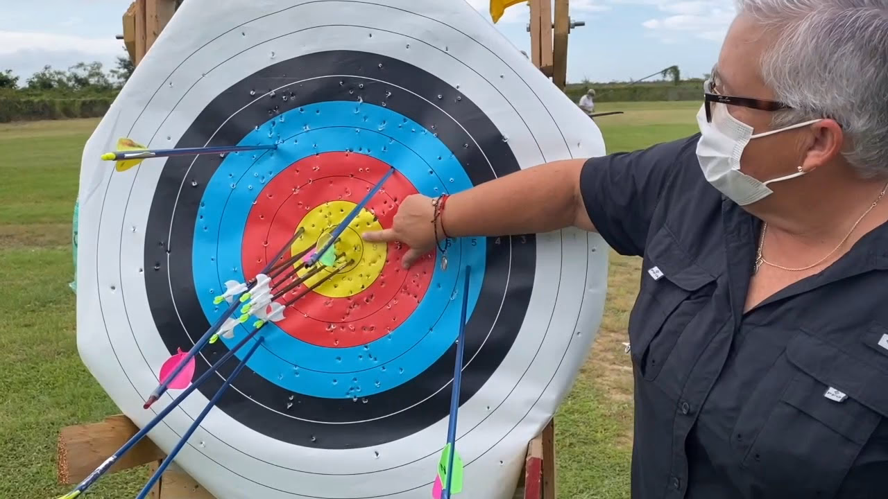 ¿Cómo se llama el deporte con flechas?