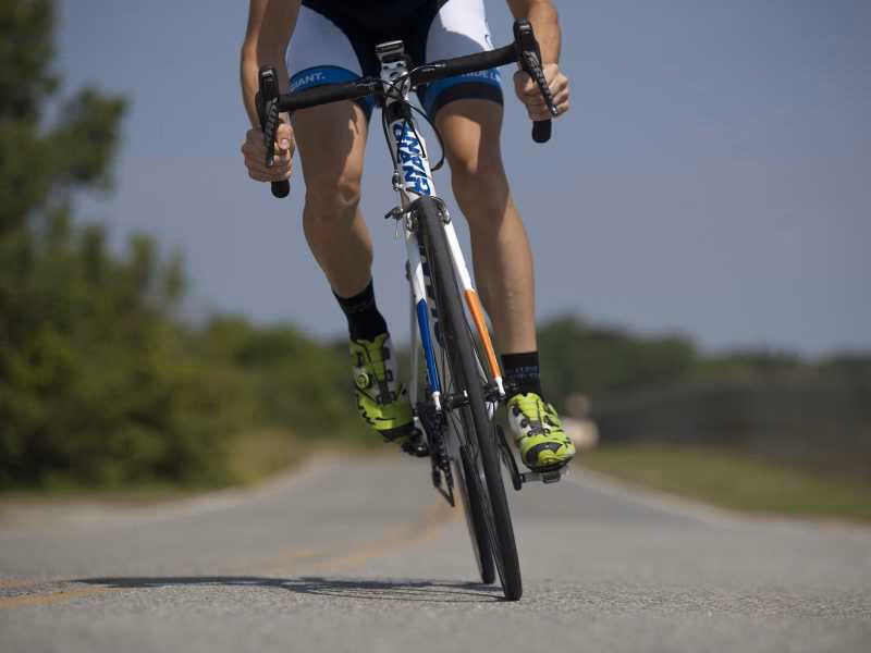 ¿Cómo se les llama a las personas que practican ciclismo?