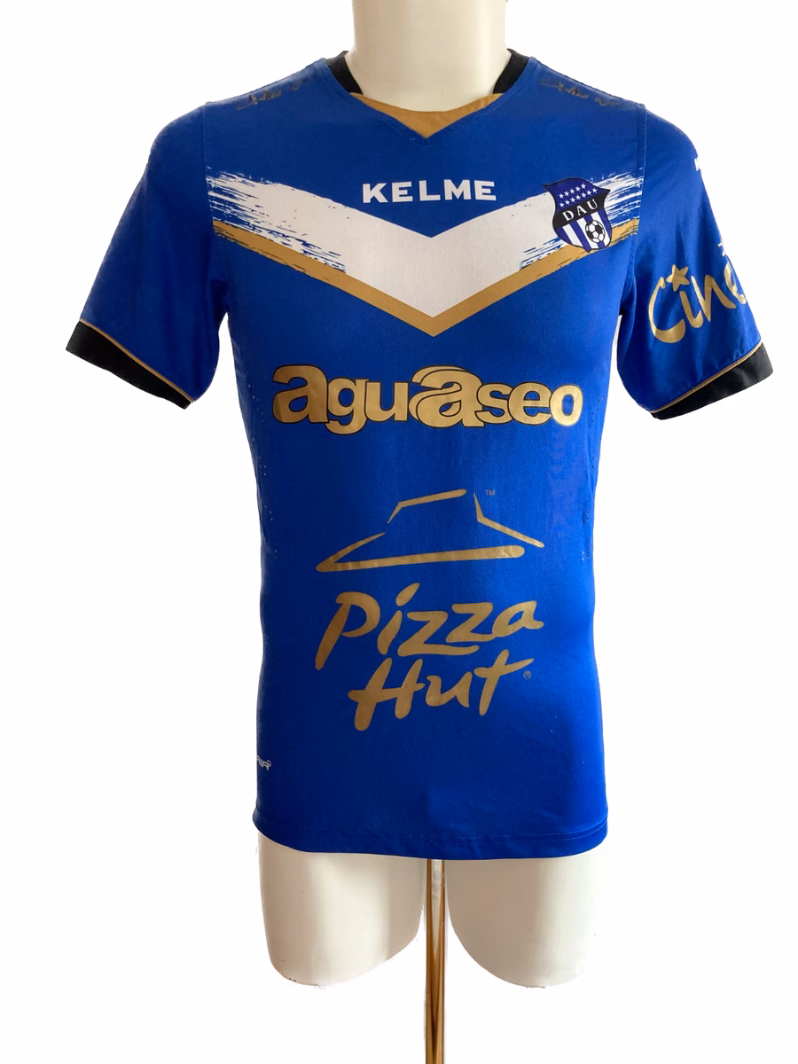 Which country is CD Arabe Unido?