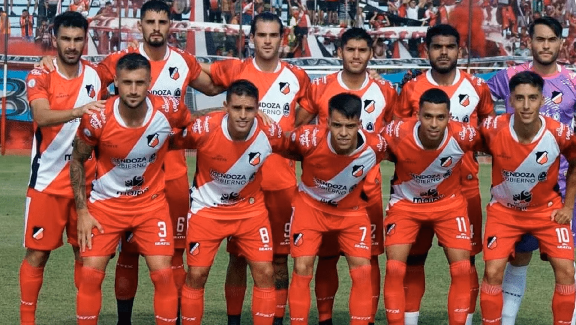 ¿Cuántas personas entran en la cancha de Maipú?