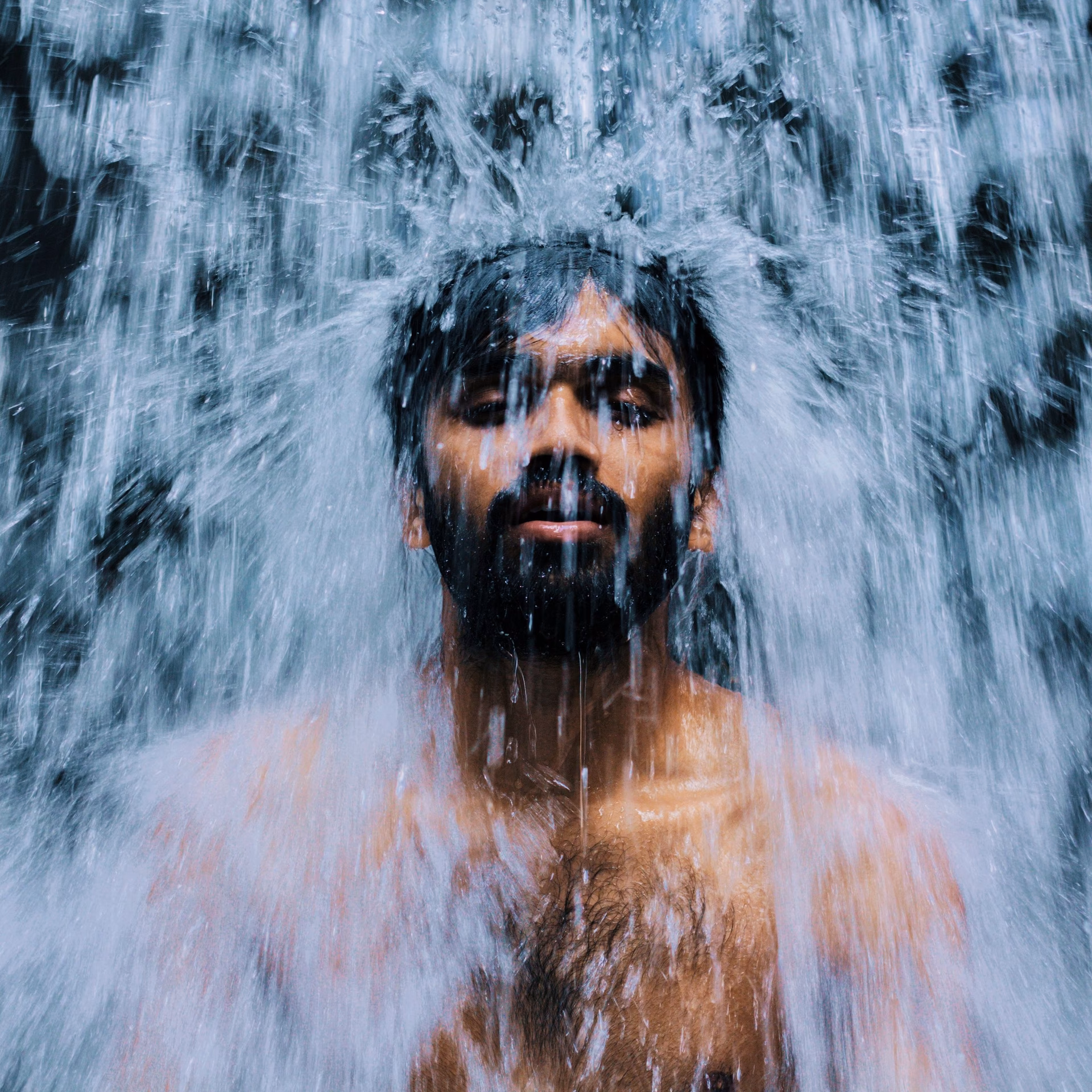 ¿Es mejor bañarse antes o después de entrenar?