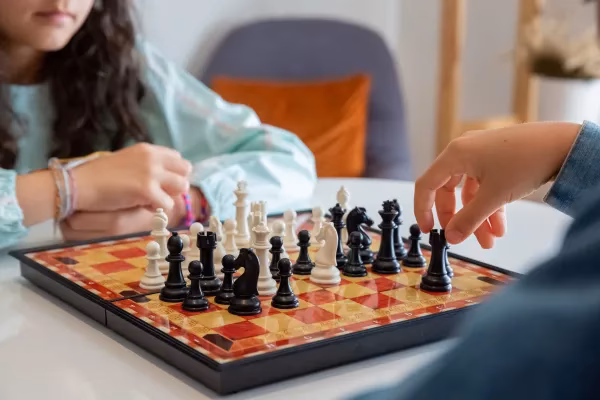 ¿Cómo se clasifica el ajedrez?