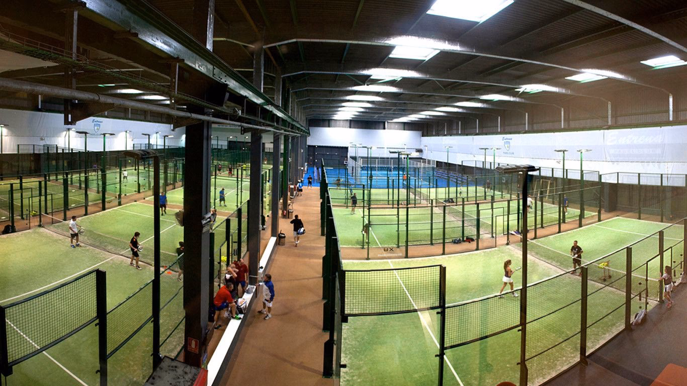 What is the hardest shot in padel?