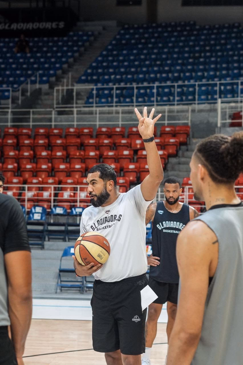 ¿Cómo se llama el jefe de los gladiadores?