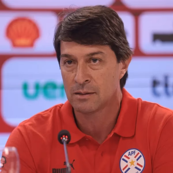 ¿Quién es el entrenador actual de Paraguay?