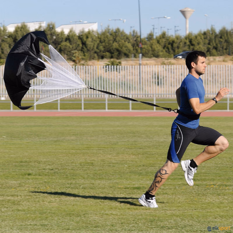 ¿Para qué sirve correr con paracaídas?