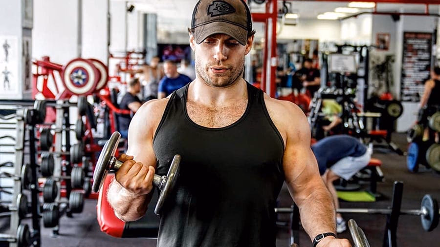 ¿Cuál es la rutina diaria de Henry Cavill?