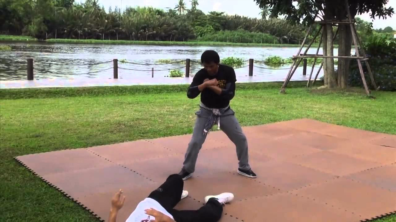 ¿Dónde entrena Tony Jaa?