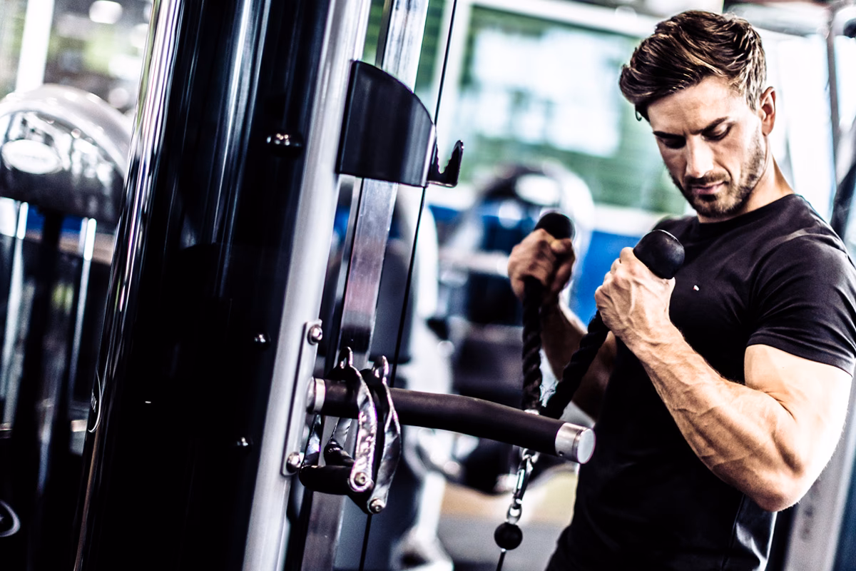 What is difference between EST and EDT?