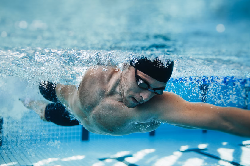 ¿Qué es el HIT en natación?