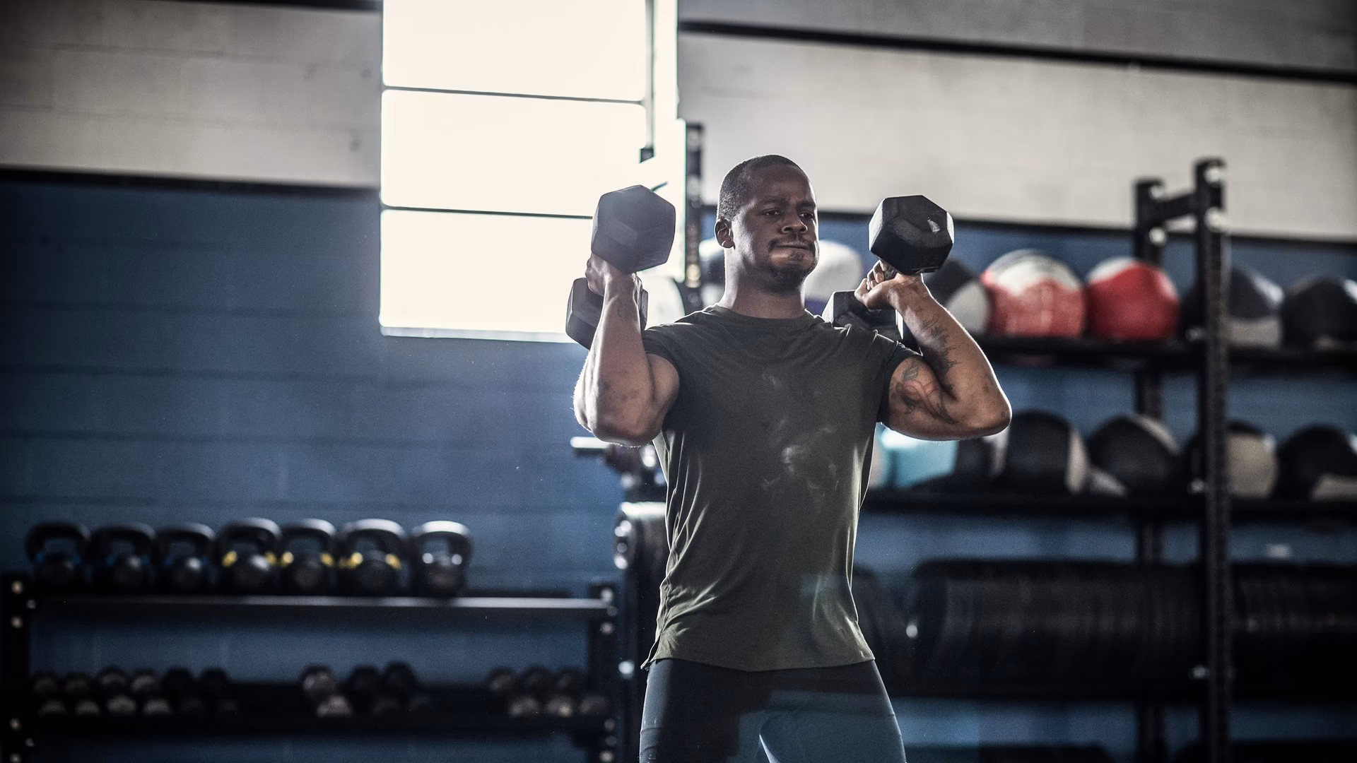 ¿Qué es mejor para bajar de peso, más repeticiones o más peso?