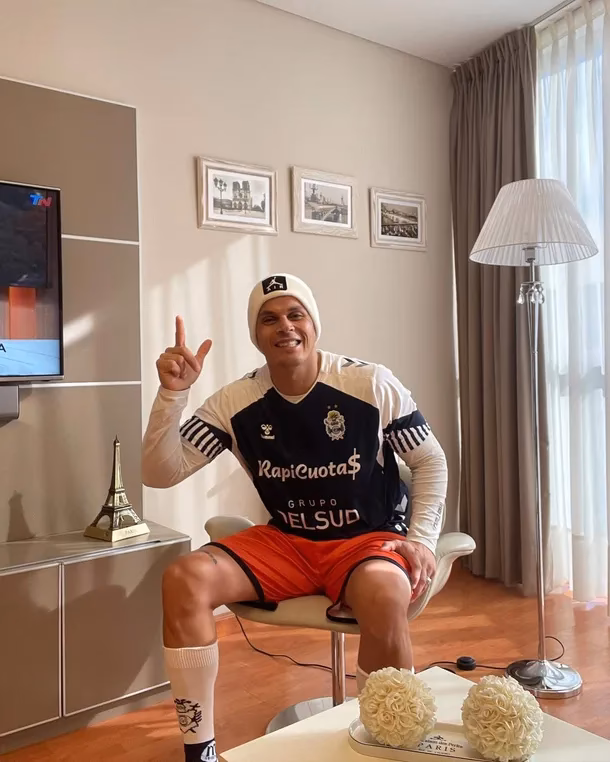 ¿Qué famosos son hinchas de huracán?