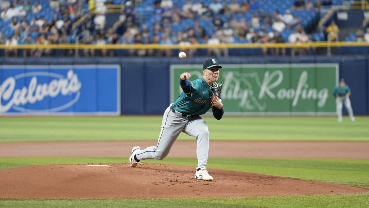 Are fastball and softball the same?