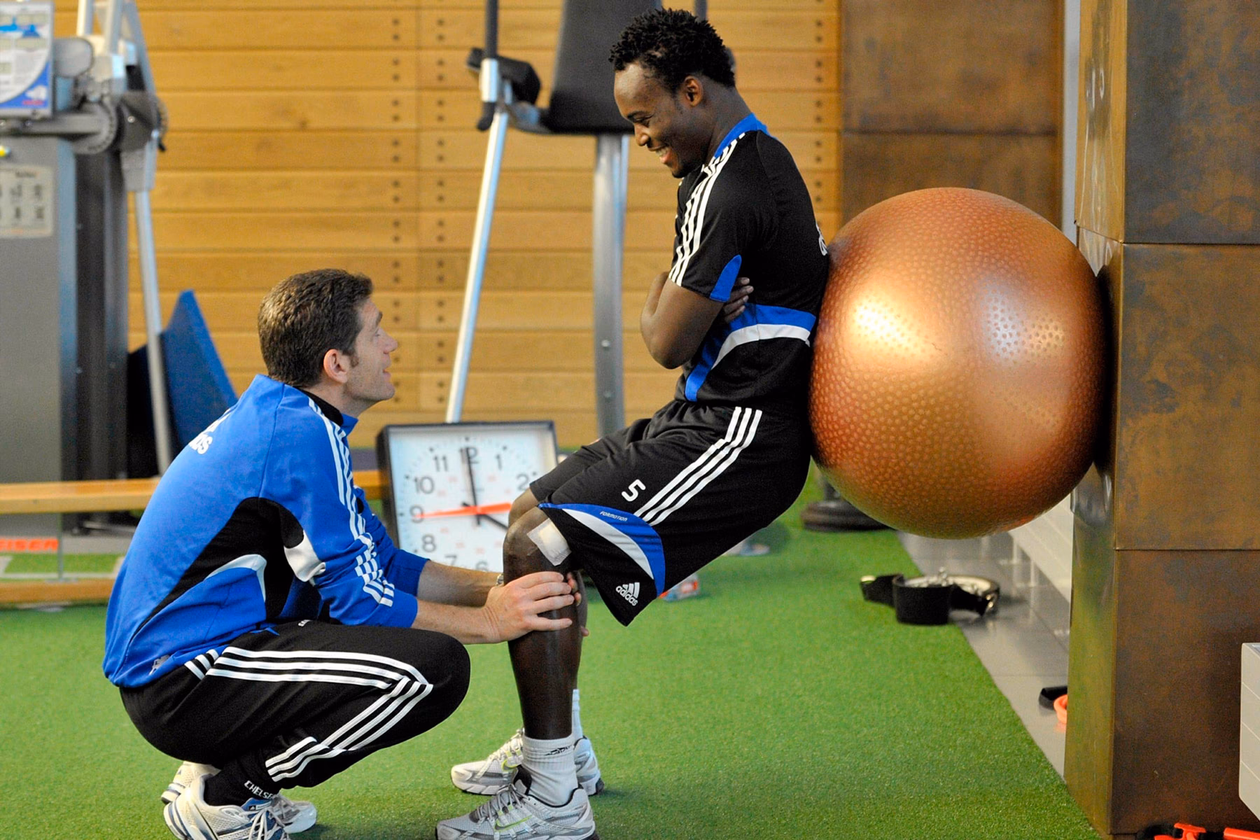 ¿Cuáles son los 5 ejercicios de fuerza?