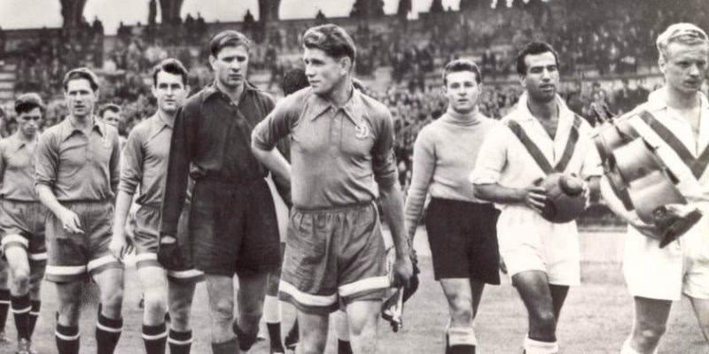 ¿Quién fue el creador de la pelota de fútbol?