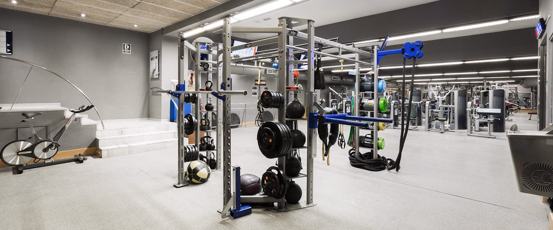 ¿Quién es el dueño de los gimnasios DiR?