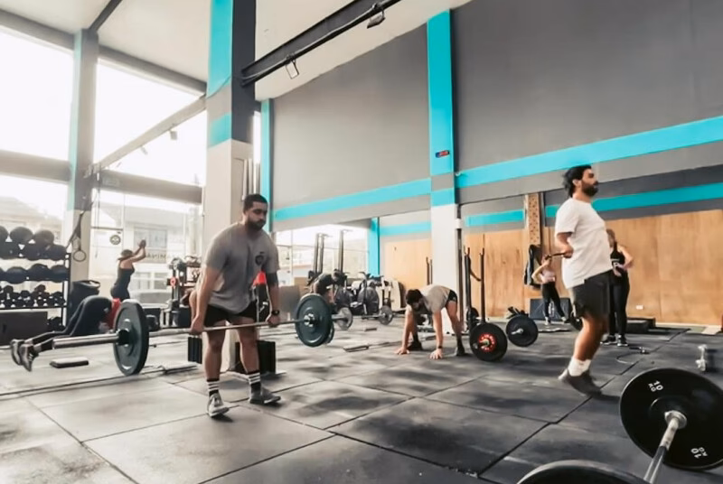 ¿Qué servicios ofrece el gimnasio Impacto?