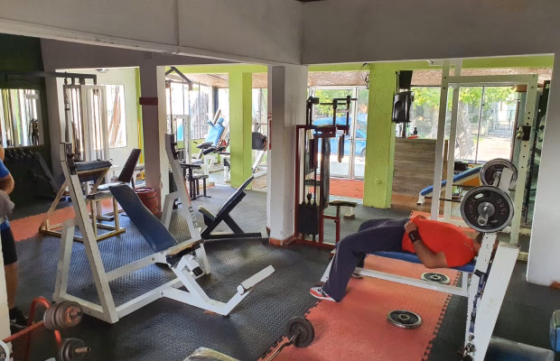 ¿Cuánto cuesta unirse al Mega Gym en Murray?