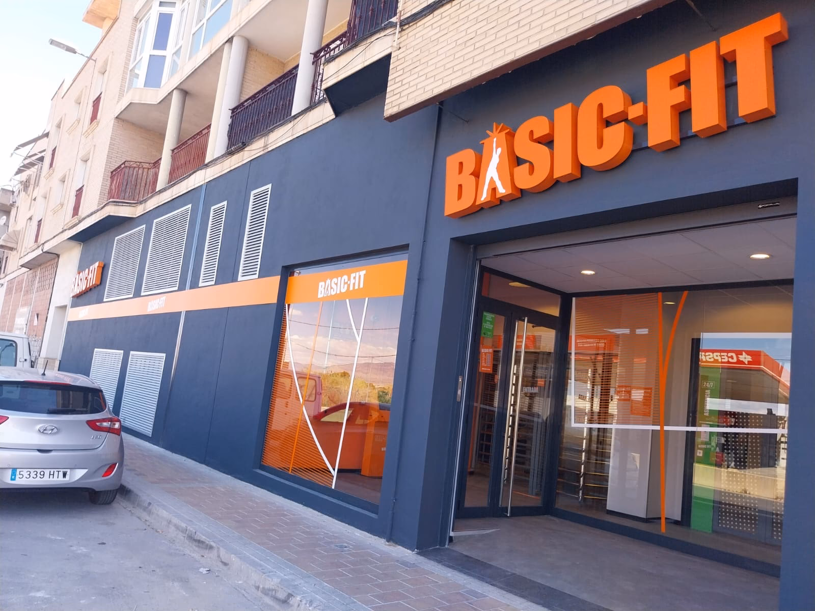 ¿Molina paga la membresía del gimnasio?