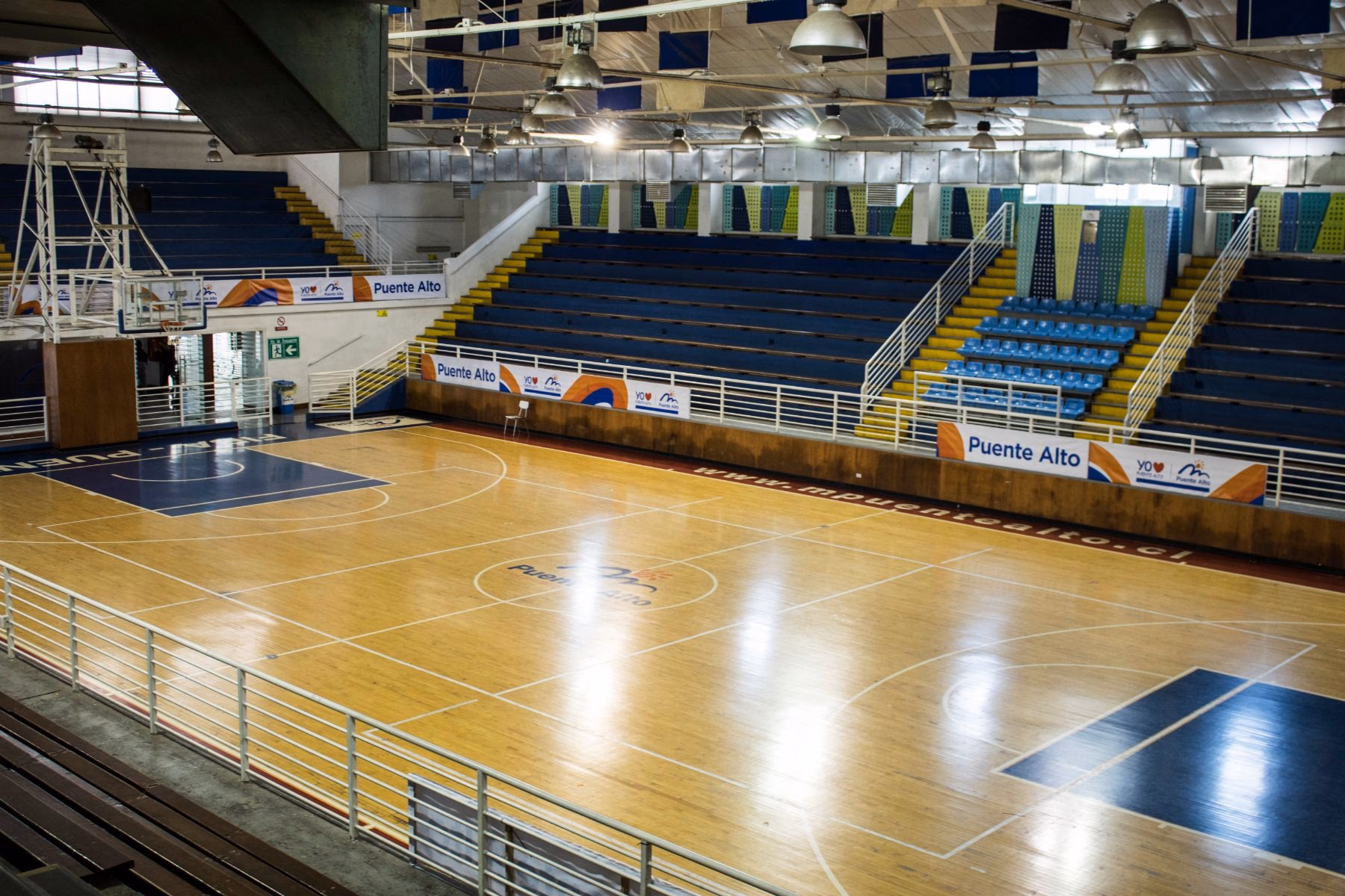 ¿Qué es un gimnasio público?