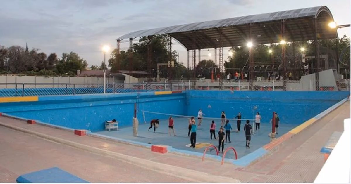 ¿Qué capacidad tiene el estadio Obras Sanitarias?