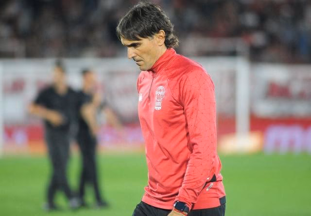¿Quién fue el ex director técnico de Huracán?