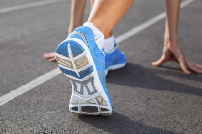 ¿Por qué es importante utilizar un calzado adecuado al hacer ejercicio?