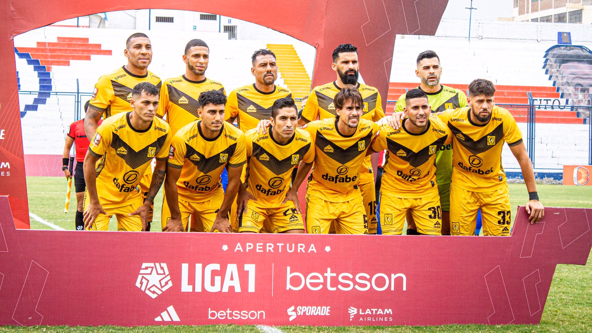 ¿Quién es el entrenador de Cantolao?