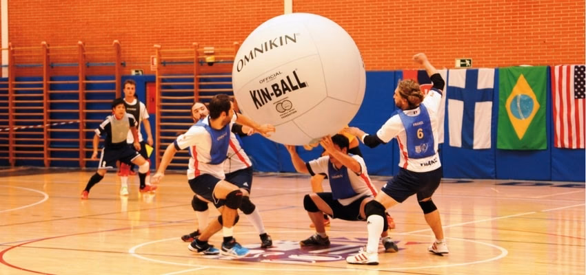 ¿Qué se necesita para jugar al KIN-BALL?
