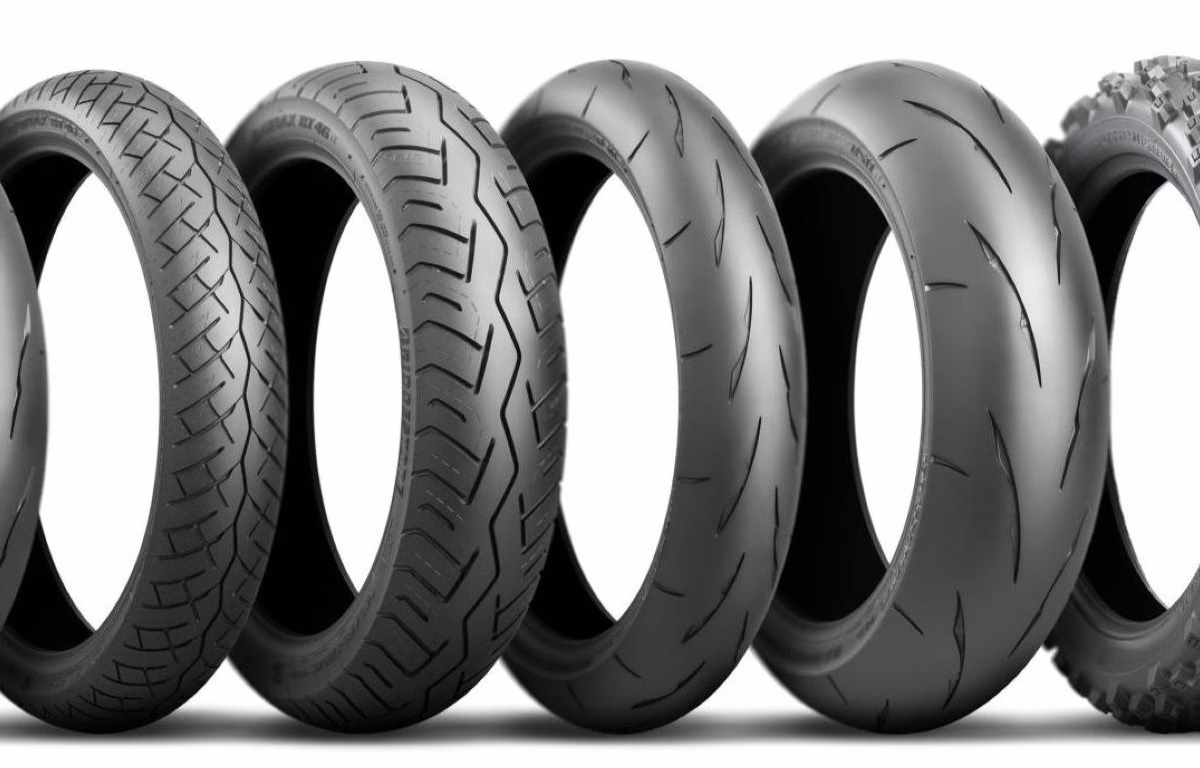 ¿Qué significa 90 90 17 en una llanta de moto?