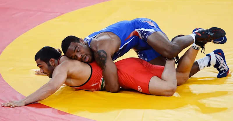 ¿Quiénes son los campeones olímpicos de lucha grecorromana?