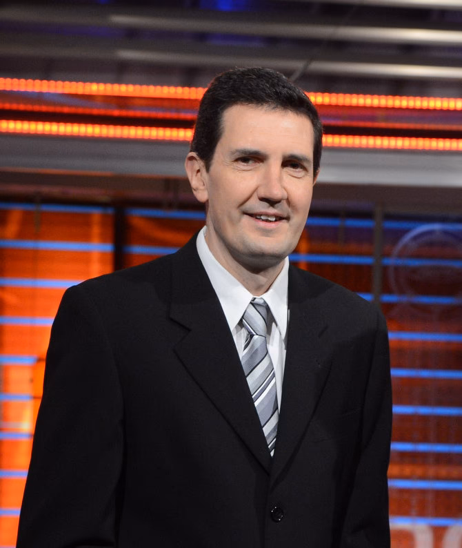 ¿Qué altura tiene Miguel Simón?