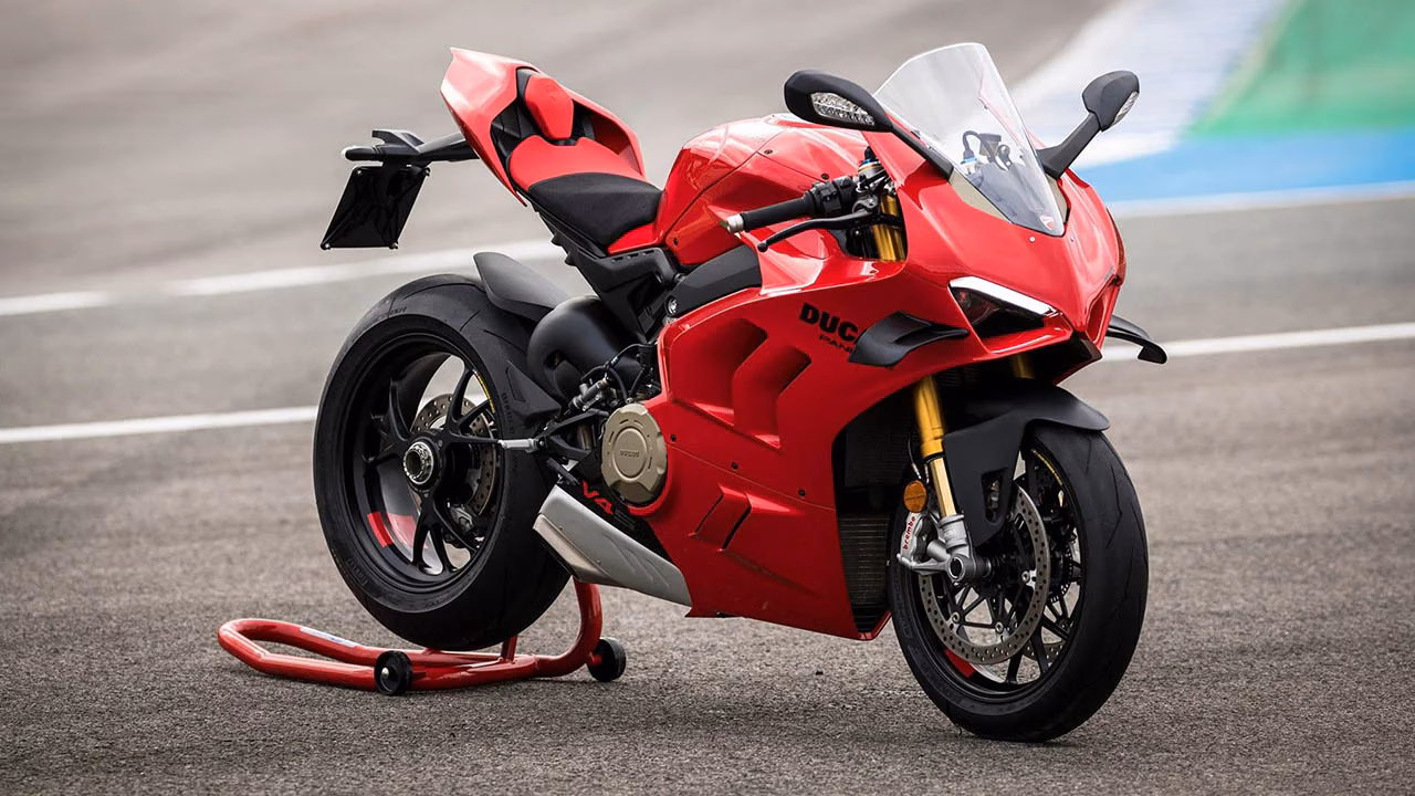 ¿Cuál es el precio de una moto deportiva?