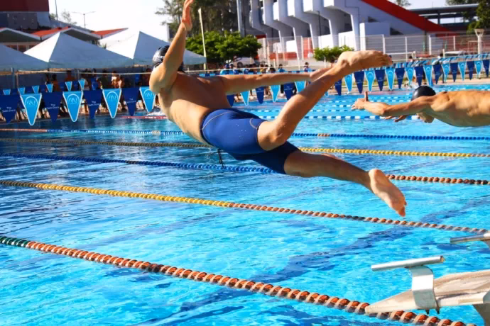 ¿Cuándo es bueno empezar la natación con un bebé?