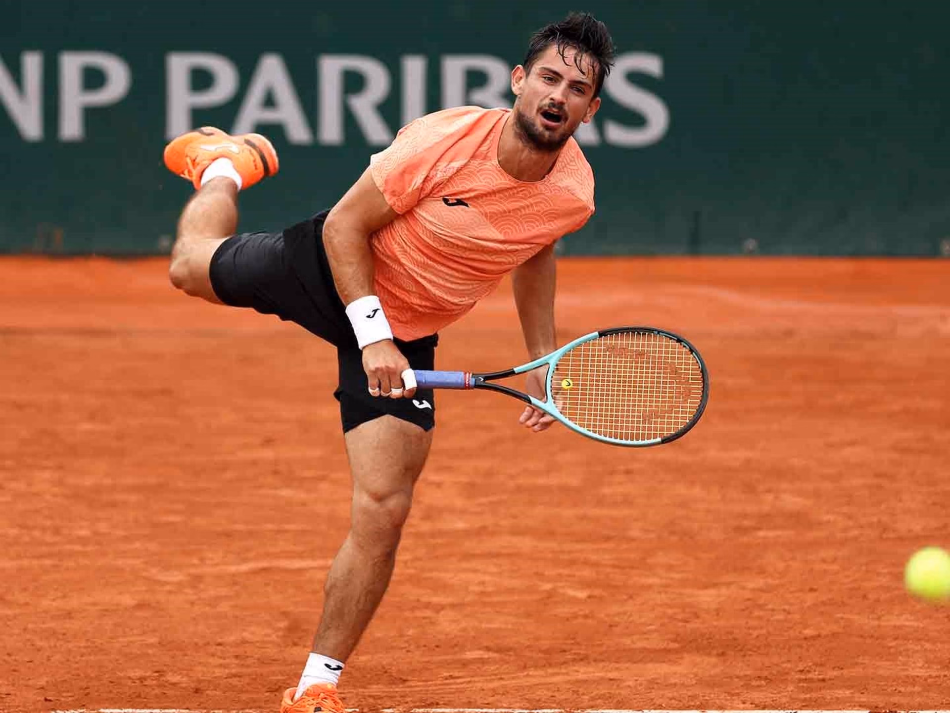 ¿Cómo se escribe el deporte tenis o tenis?