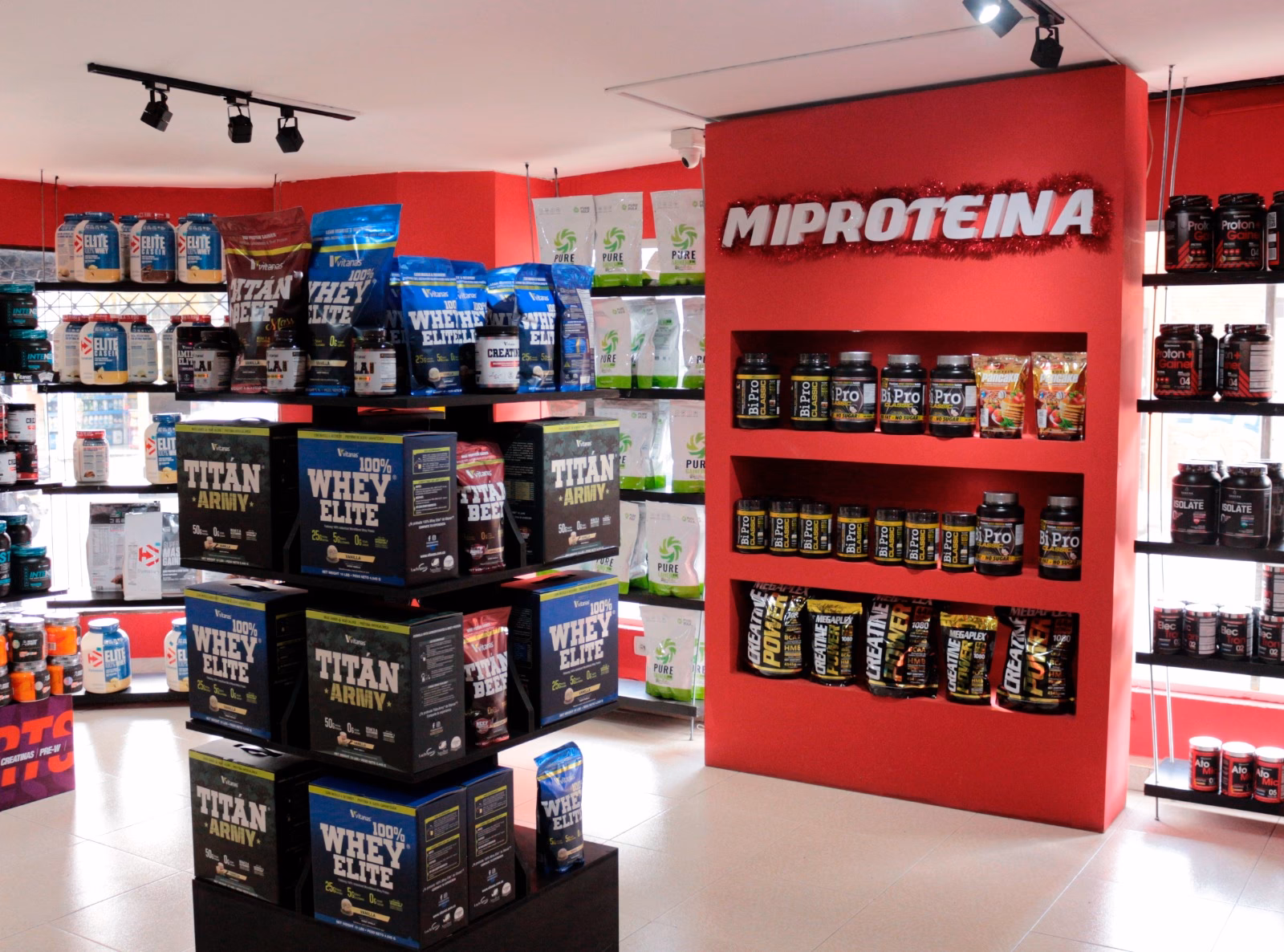 ¿Quiénes son algunos proveedores de suplementos deportivos al por mayor en Colombia?